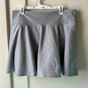 Gray large workout skirt. Old navy.